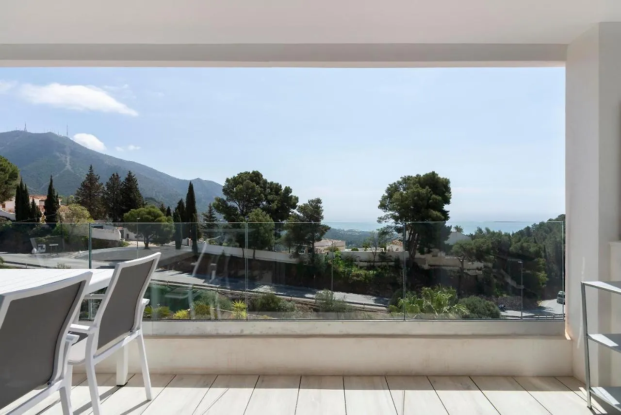 מיחאס Central Apartment With A View