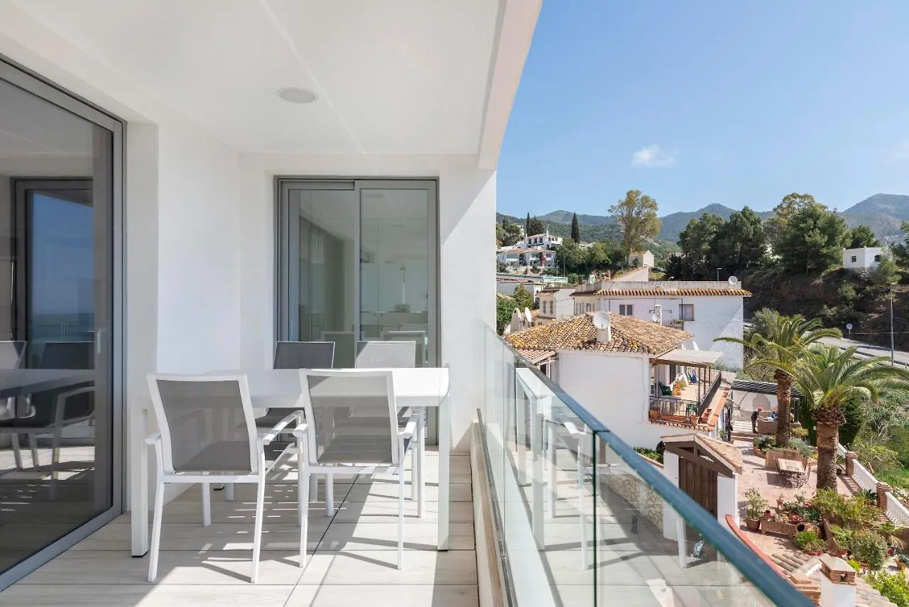 מיחאס Central Apartment With A View