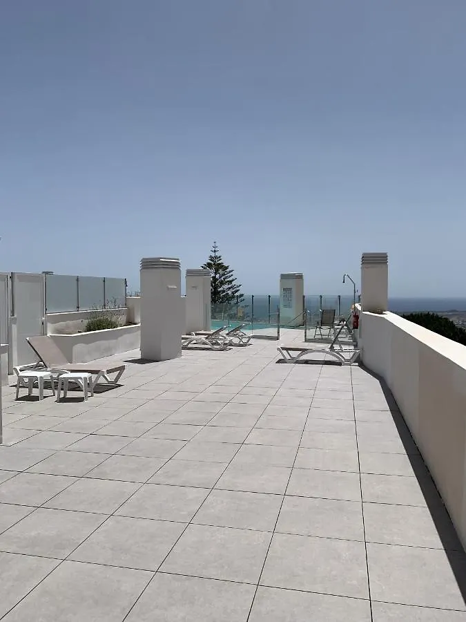 מיחאס Central Apartment With A View